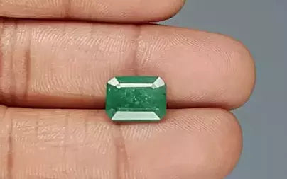 Emerald - 4.14 Carats (Panna - 4.51 Ratti)
