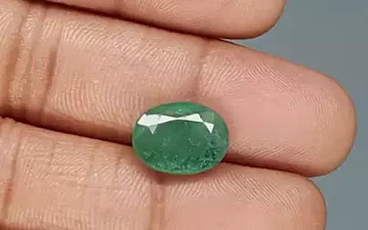 Emerald (Panna) - 5.66 Carats