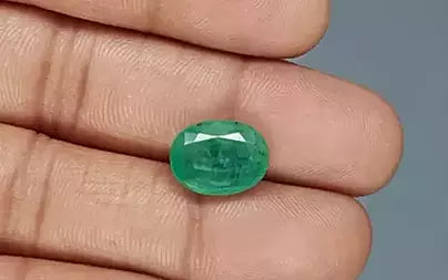 Emerald (Panna) - 5.66 Carats