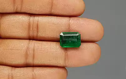 Emerald (Panna) - 5.51 Carats
