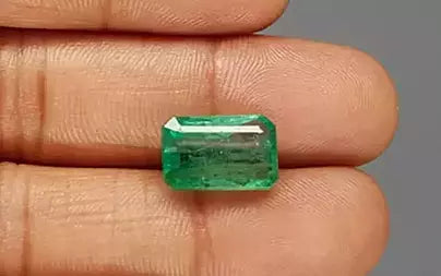 Emerald - 7.08 Carats (Panna - 7.72 Ratti)