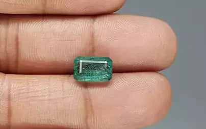 Emerald (Panna) - 3.19 Carats