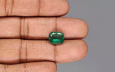 Emerald - 4.01 Carats (Panna - 4.37 Ratti)