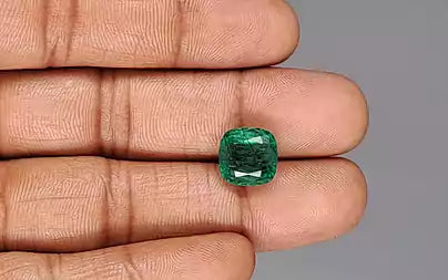 Emerald (Panna) - 5.81 Carats