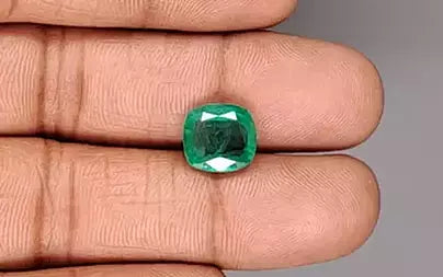 Emerald - 4.11 Carats (Panna - 4.48 Ratti)