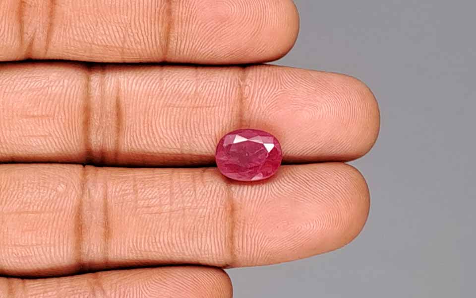 Ruby (Manik) Gemstone - 4.43 Carats