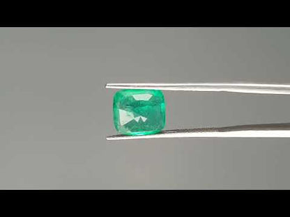 Emerald (Panna) - 2.90 Carats