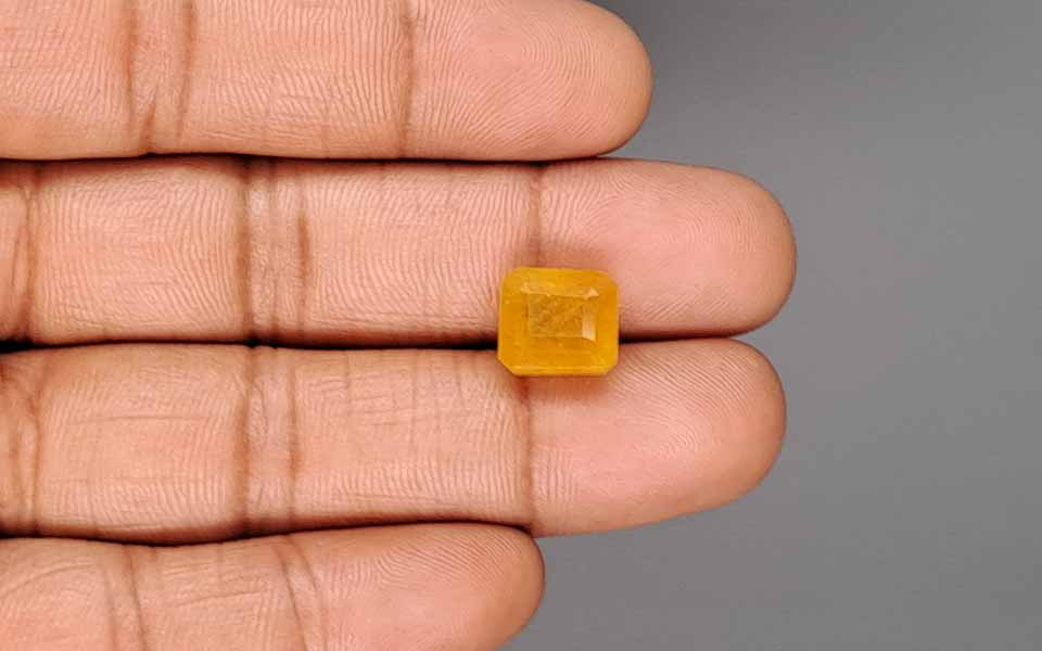 Yellow Sapphire (Pukhraj) Gemstone - 9.5 Carats