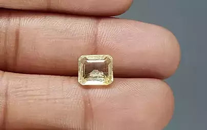 Yellow Topaz - 3.59 Carats