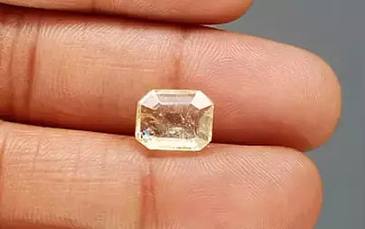 Yellow Topaz - 4.07 Carats