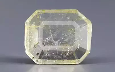 Yellow Topaz - 3.79 Carats