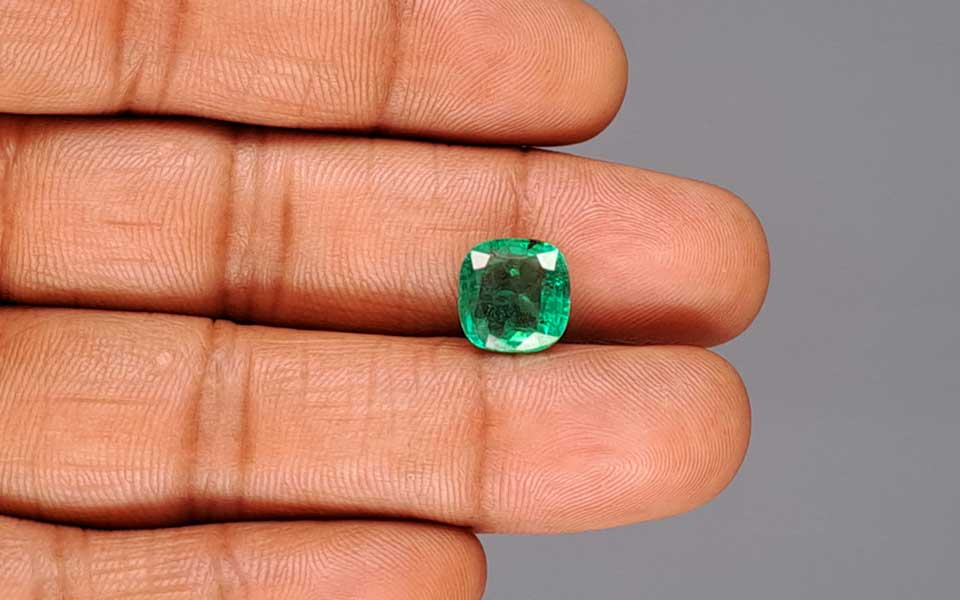 Emerald (Panna) Gemstone - 3.17 Carats