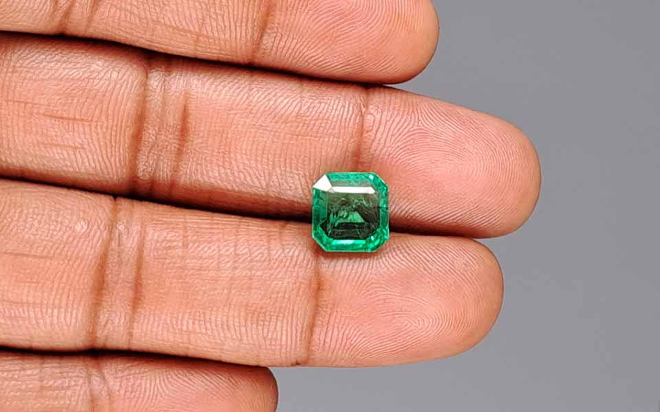 Emerald (Panna) Gemstone - 3.22 Carats