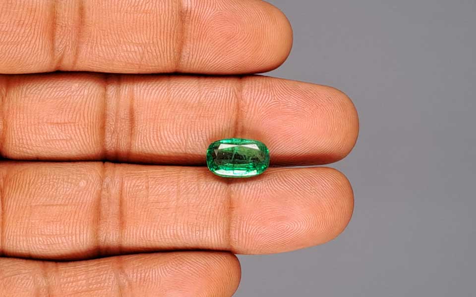 Emerald (Panna) Gemstone - 3.69 Carats