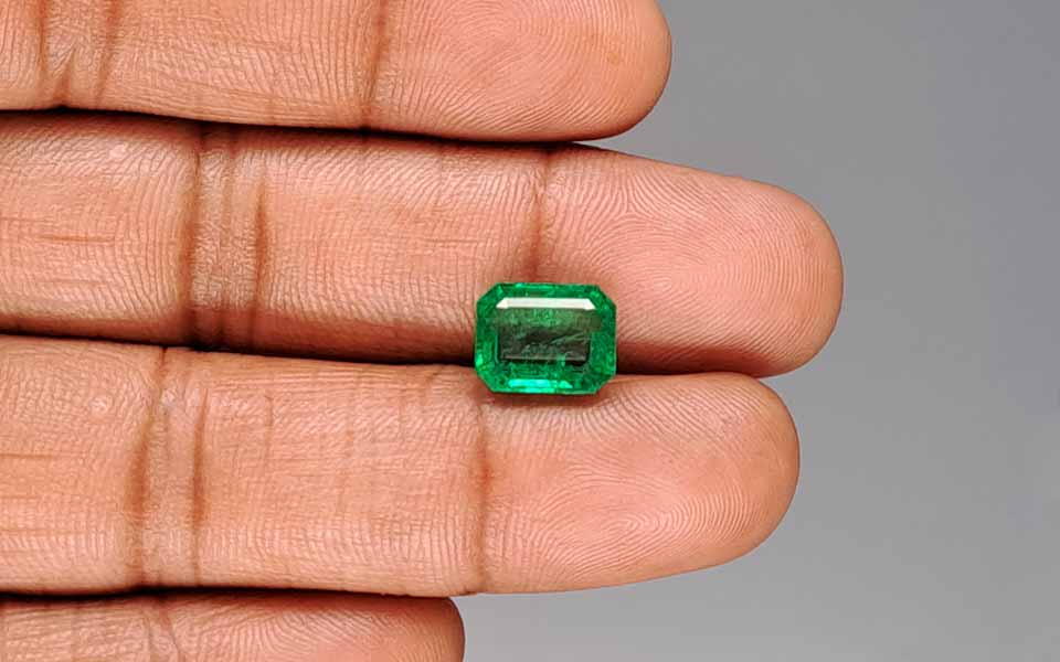Emerald (Panna) Gemstone - 3.71 Carats