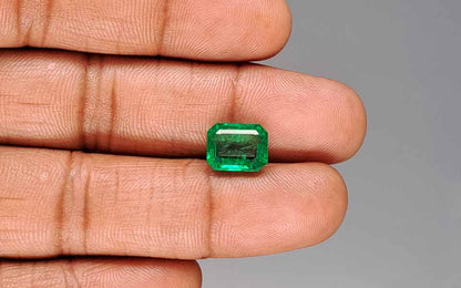 Emerald (Panna) Gemstone - 3.71 Carats