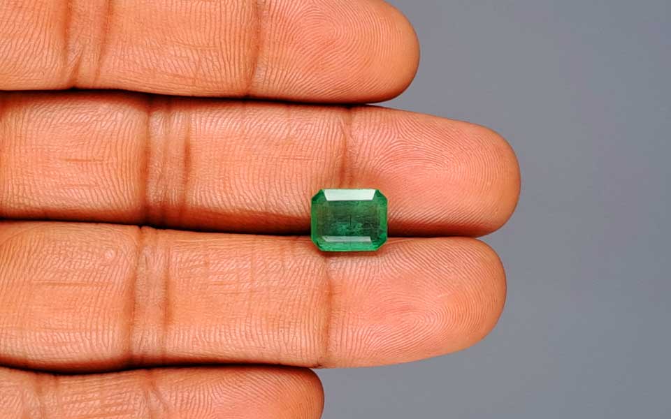 Emerald (Panna) Gemstone - 3.80 Carats