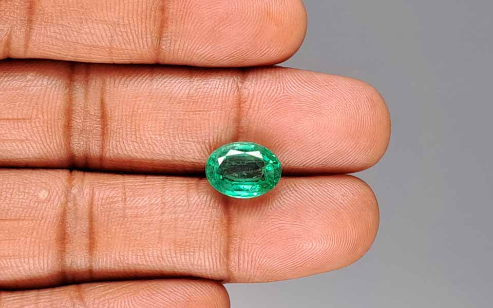 Emerald (Panna) Gemstone - 3.87 Carats