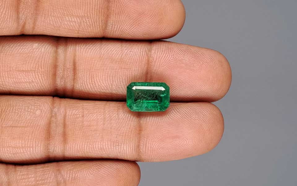Emerald (Panna) Gemstone - 4.42 Carats