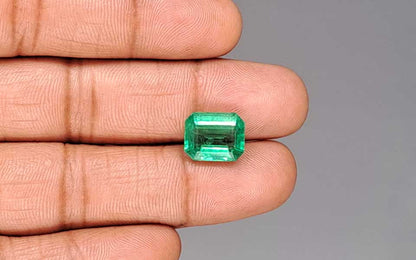 Emerald (Panna) Gemstone - 5.21 Carats