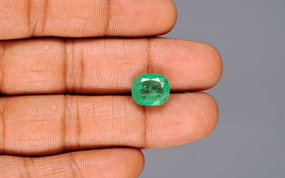Emerald (Panna) Gemstone - 5.37 Carats