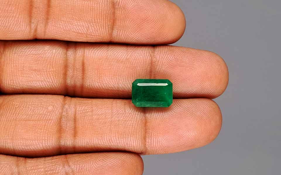 Emerald (Panna) Gemstone - 5.43 Carats