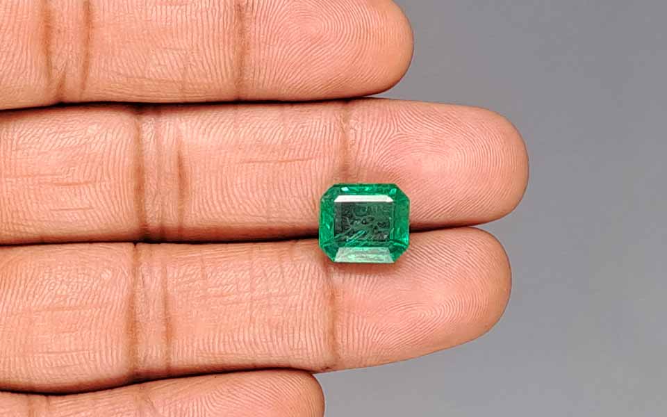 Emerald (Panna) Gemstone - 5.48 Carats