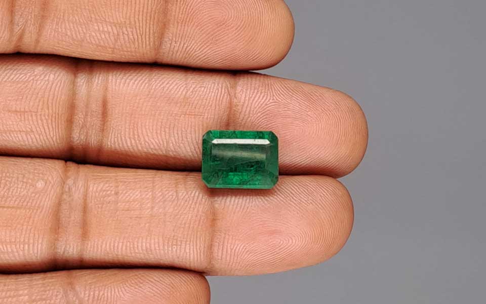 Emerald (Panna) Gemstone - 5.87 Carats