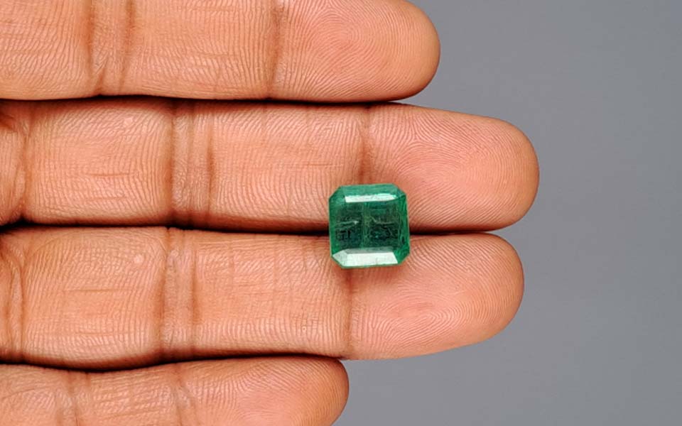 Emerald (Panna) Gemstone - 7.01 Carats