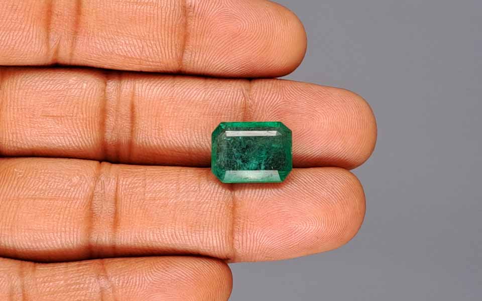 Emerald (Panna) Gemstone - 8.38 Carats